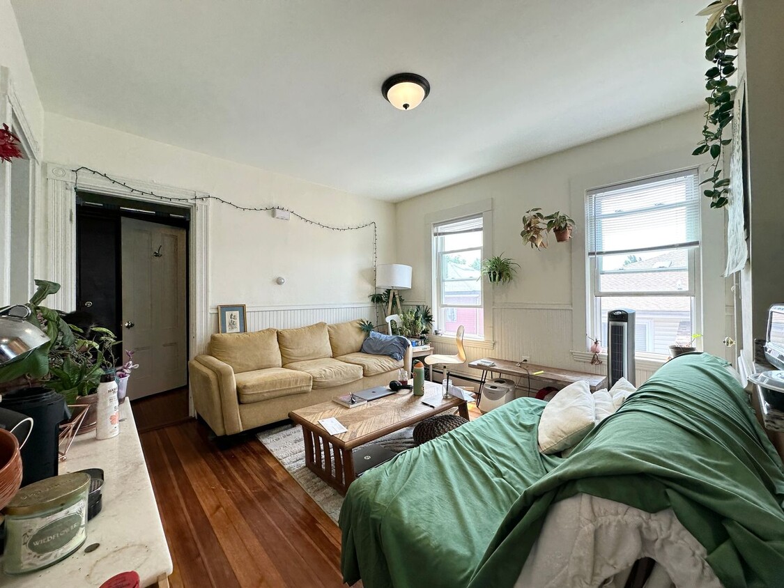 Photo - 146 Webster Avenue