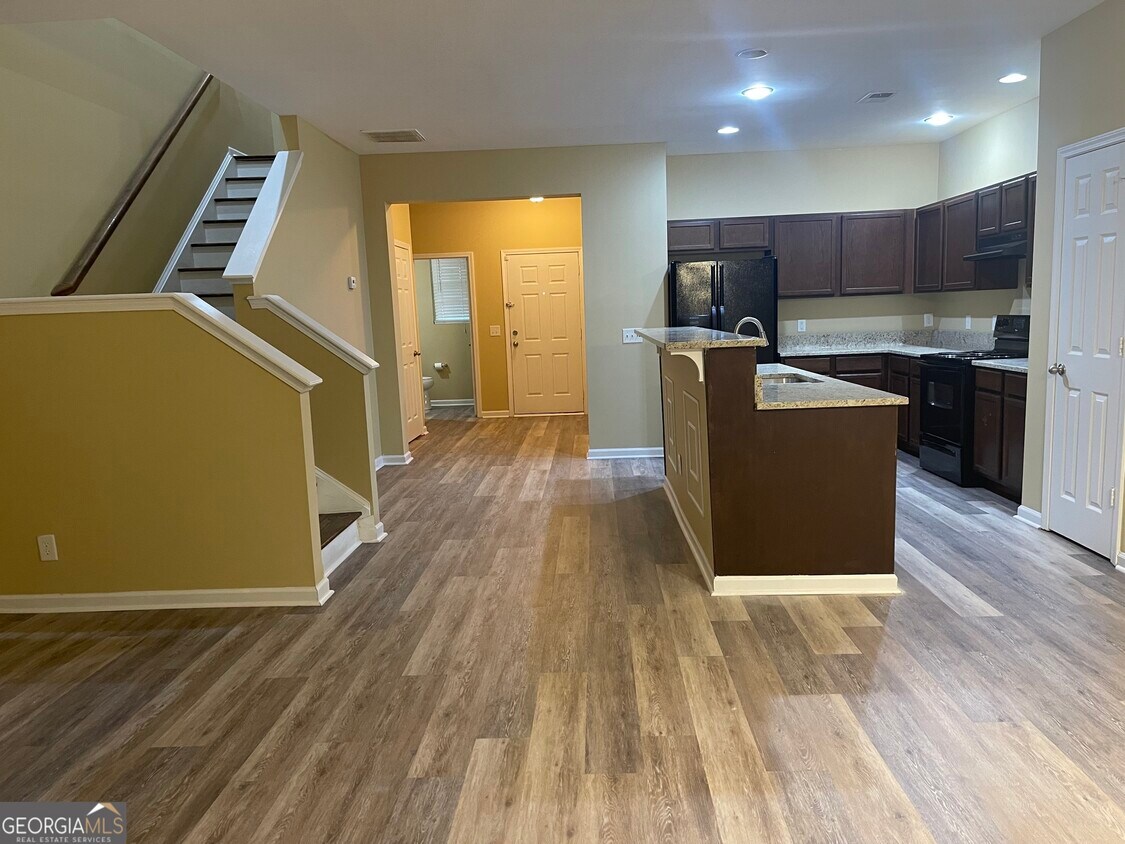 Foto principal - 1071 Brittania Rd