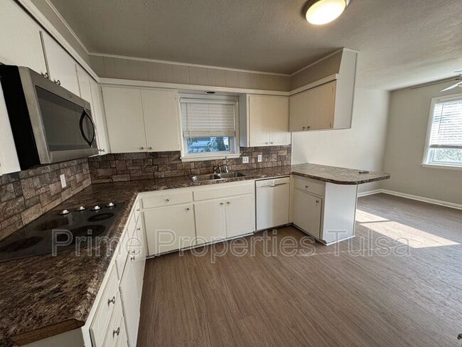 Foto del edificio - 1525 S 122nd E Ave