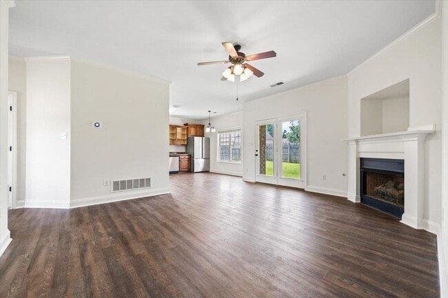 Building Photo - 243 Hackberry Cove