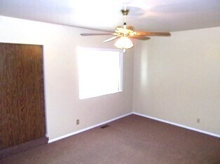 Building Photo - 995 Essex Ct Way