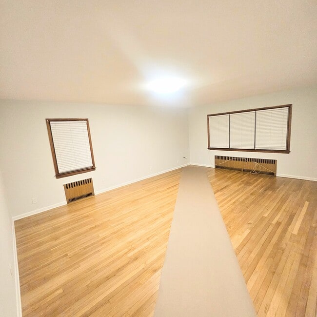 HARDWOOD FLOORS - 109 Rockwell St