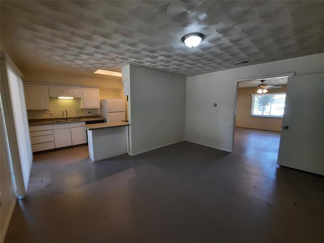 Foto del edificio - 3408 Pleasant Run Rd