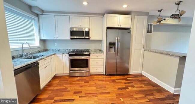 Foto del edificio - 814 S Oak St