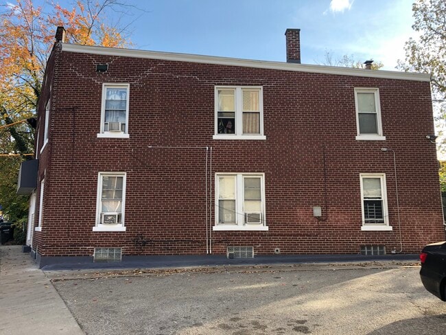 Building Photo - 3235 Jefferson Ave