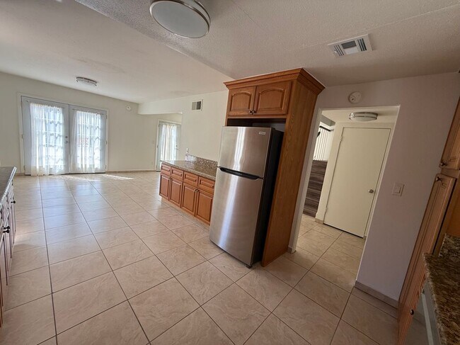 Foto del edificio - 5867 Cape Horn Dr