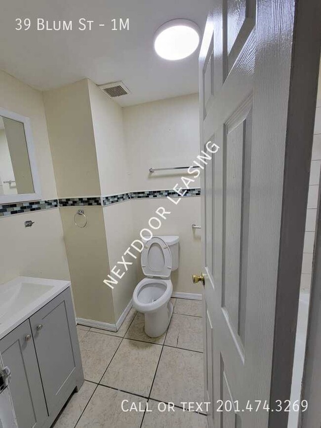 Foto del edificio - 39 Blum St