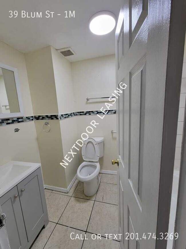 Photo - 39 Blum St Apartment