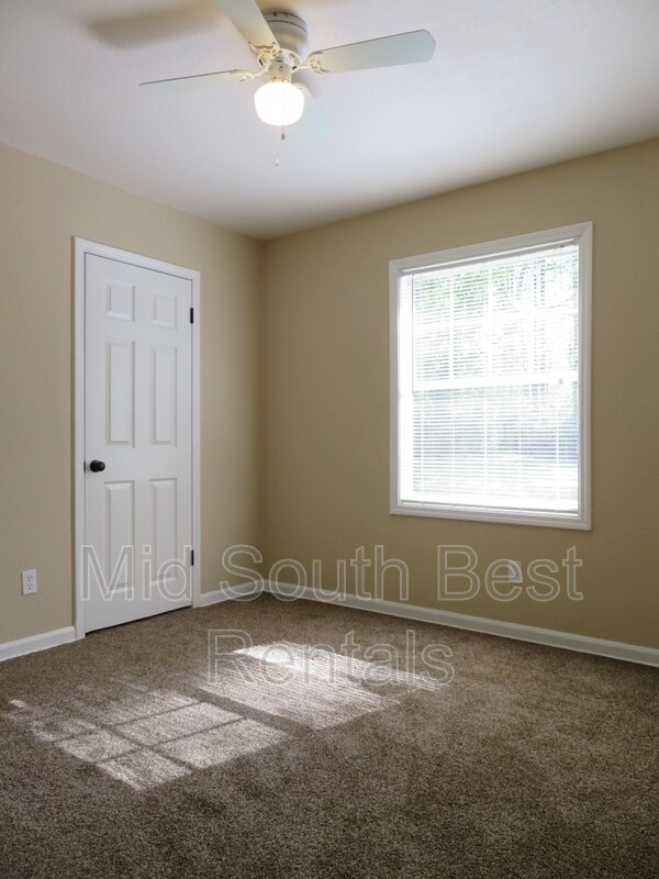Building Photo - 3498 Suzanne Dr