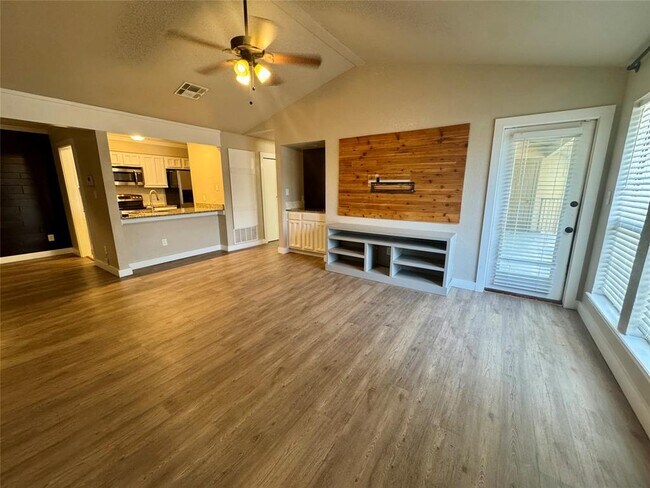 Foto del edificio - 1202 Thorpe Ln
