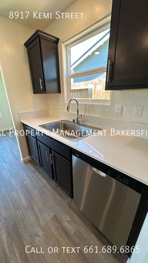 Building Photo - 8917 Kemi St