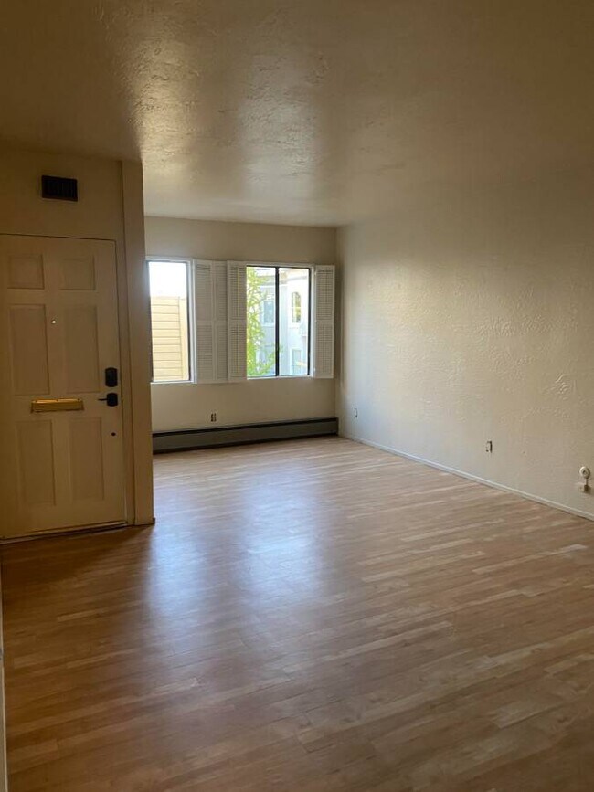 35 Telegraph Pl Unit 35, San Francisco, CA 94133 Condo for Rent in