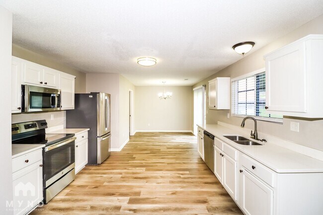 Foto del edificio - 1772 Englehart St