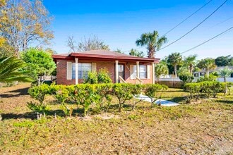 Building Photo - 3206 N Miller St