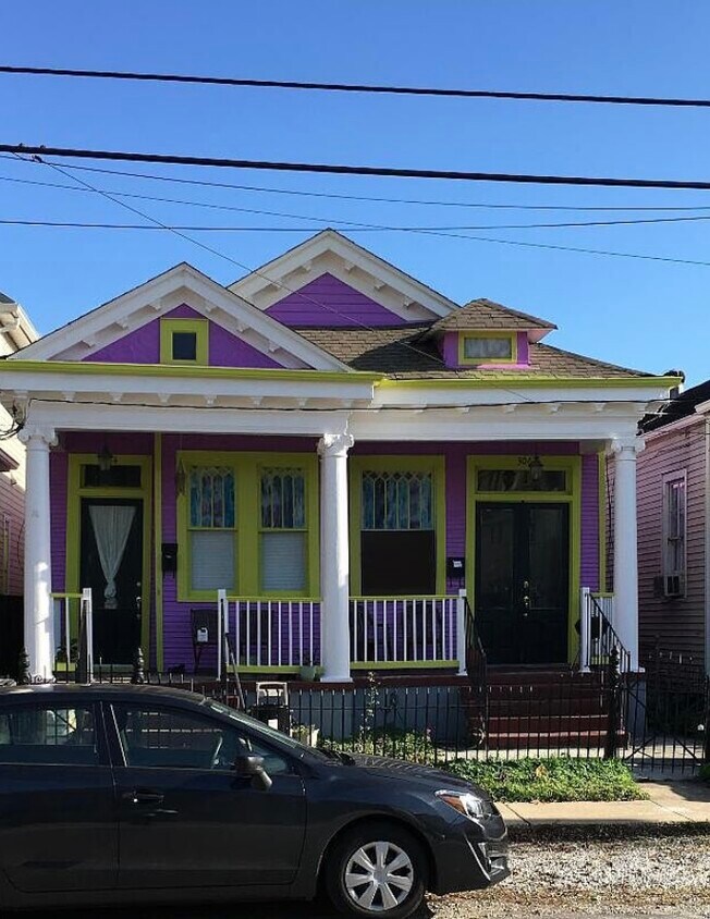 Primary Photo - 306 S Murat St