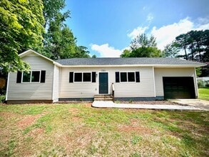 Building Photo - 4505 Lakeview Dr NW