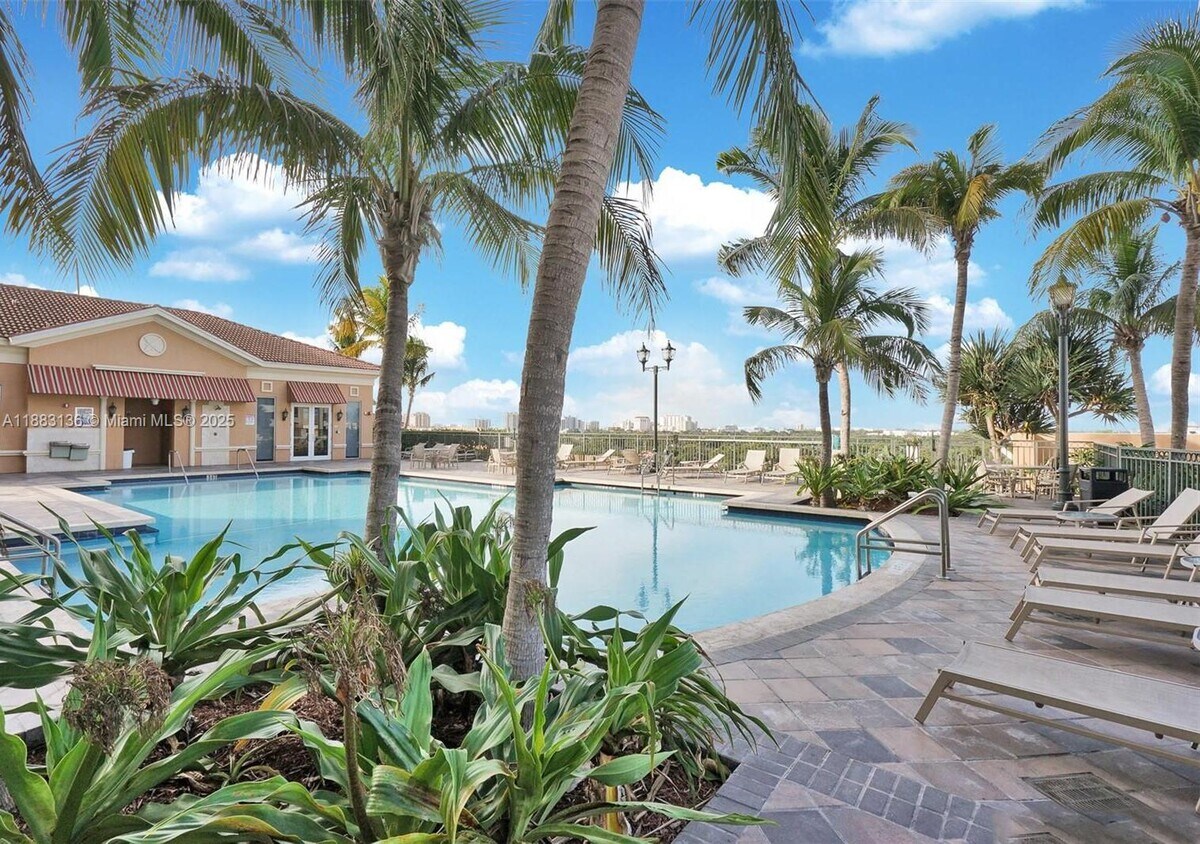 Foto principal - 3232 SW 22nd Terrace