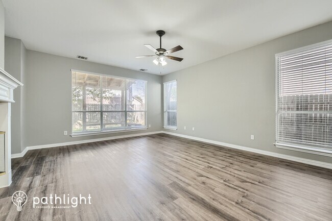 Foto del edificio - 5451 Pecan Creek Circle, Fort Worth, TX, 7...