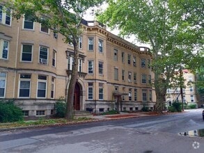 Building Photo - 40 Parkman St