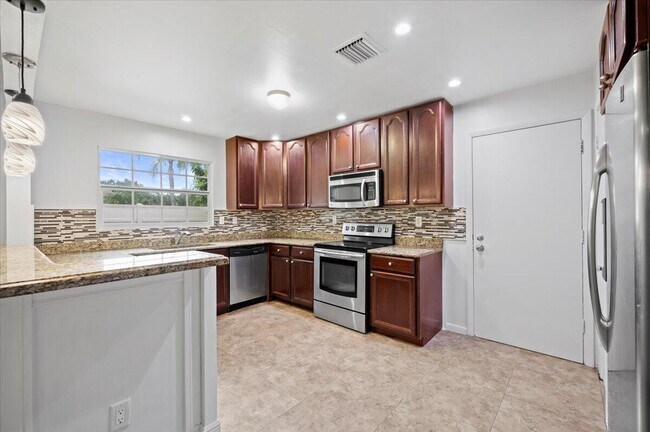 Building Photo - 4193 Willowood Ln