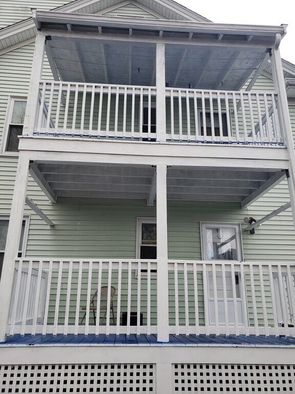 Building Photo - 16 Fairlawn Ave