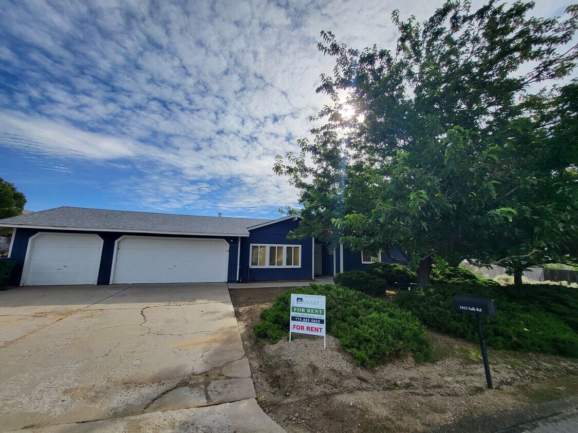 Foto principal - 5455 Salk Rd