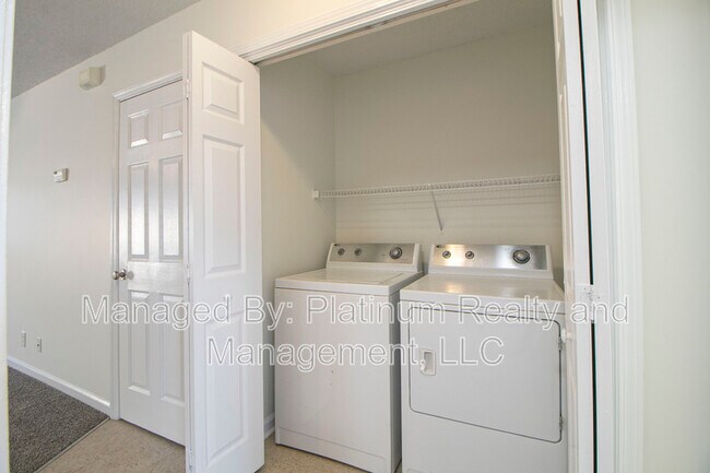 Foto del edificio - 299 Raleigh Dr