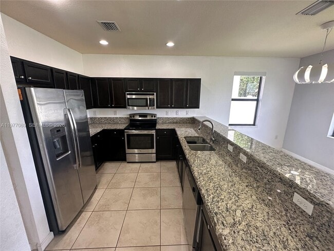 Foto del edificio - 3473 W 86th Terrace