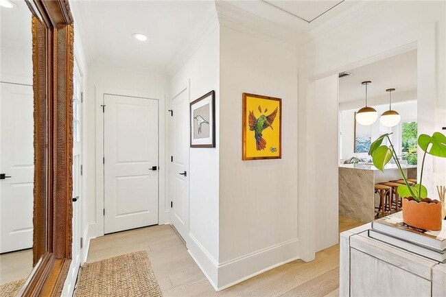 Foto del edificio - Gorgeous 3BD/2.5BA with Huge Backyard and Off Street Parking