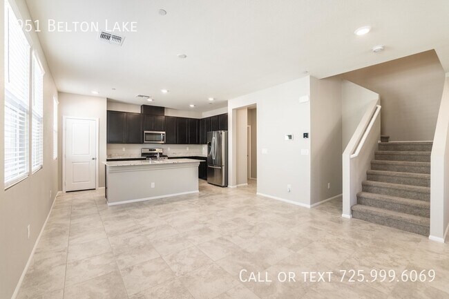 Foto del edificio - 951 Belton Lake Ave
