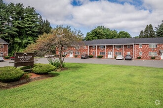 Building Photo - Lantern Court Apartments
