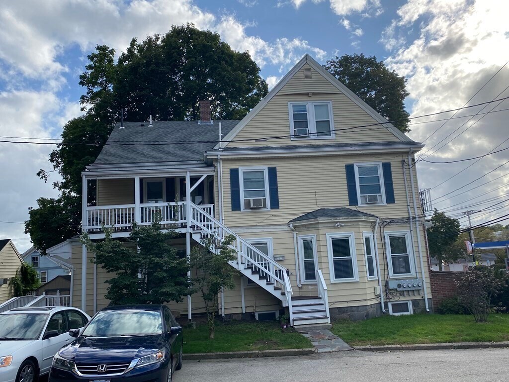486 Washington St Unit 3, Norwood, MA 02062 Room for Rent in Norwood