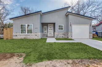 Building Photo - 2844 Oakdale St