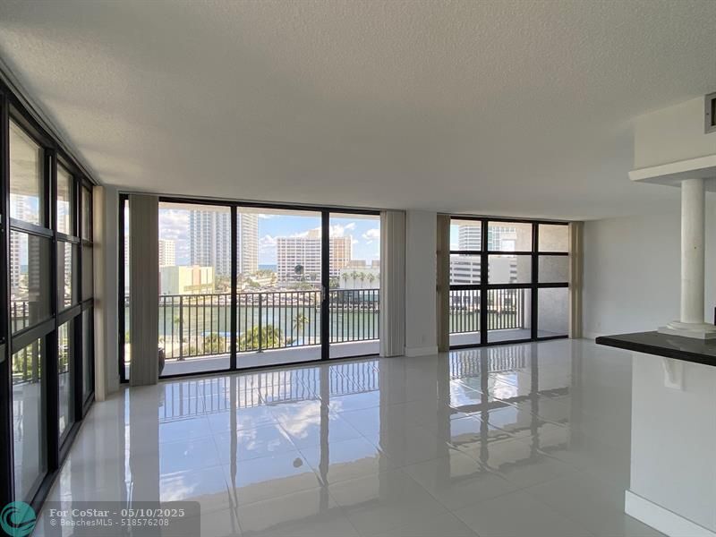 Foto principal - 400 Leslie Dr