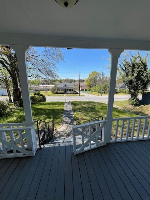 Foto del edificio - 608 Monroe St