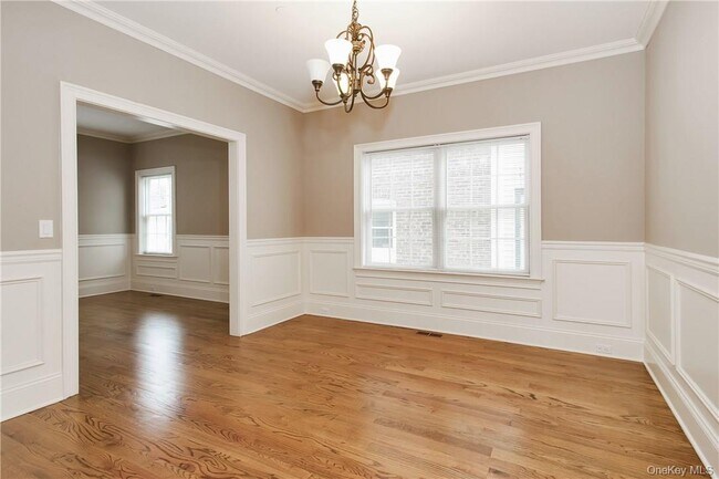 Building Photo - 150 Crotona Ave