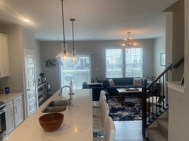 Foto del edificio - 3541 Buckner Dr