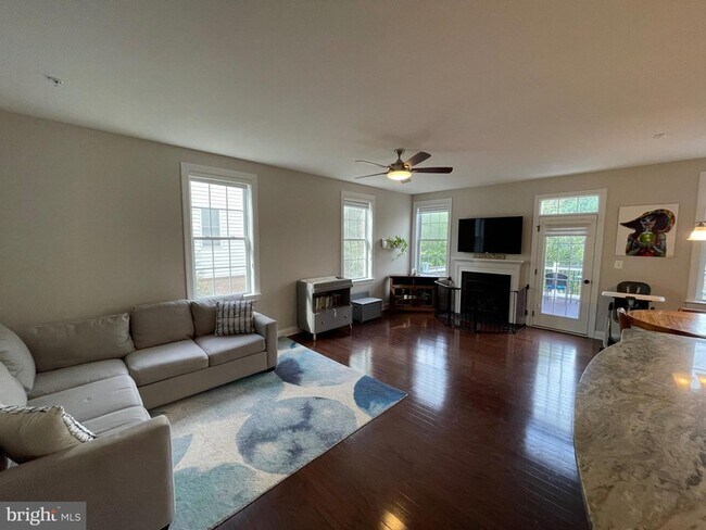 Foto del edificio - 4209 Lariat Way