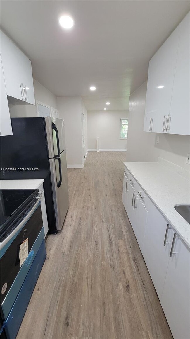 Building Photo - 1533 Jefferson Ave