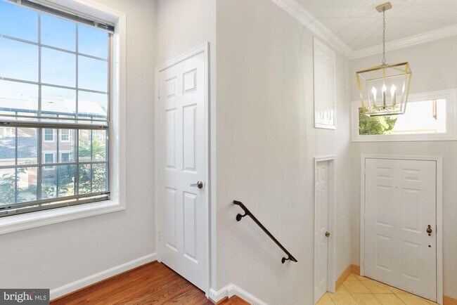 Foto del edificio - 1454 McLean Mews Ct