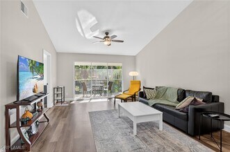 Building Photo - 209 Robin Hood Cir