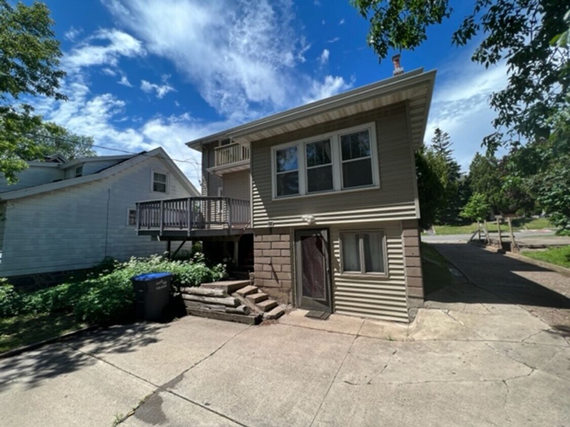 Primary Photo - Duluth MN - 5 Bed - 2 Bath