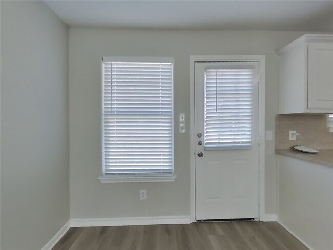 Foto del edificio - 16295 Hidden Deer Ln