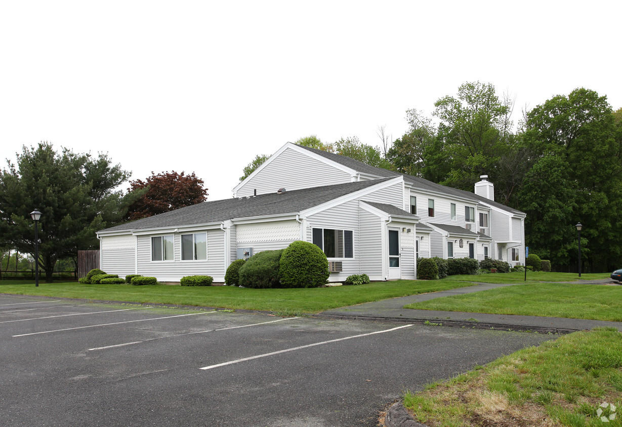 Building Photo - Pheasant Hill Village