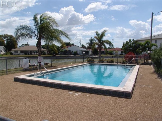 Pool - Lorain Apartments