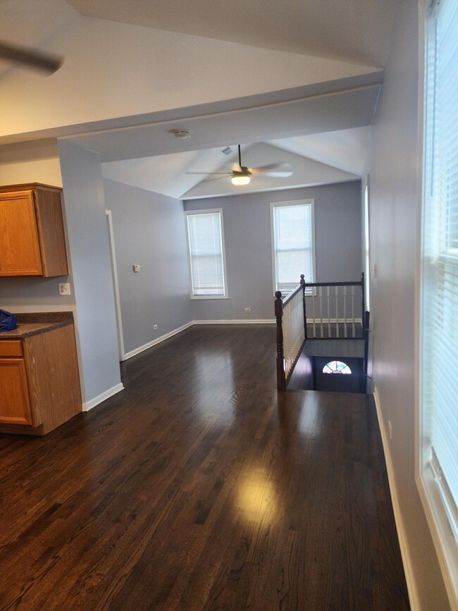 2nd front - 561 W 18th St