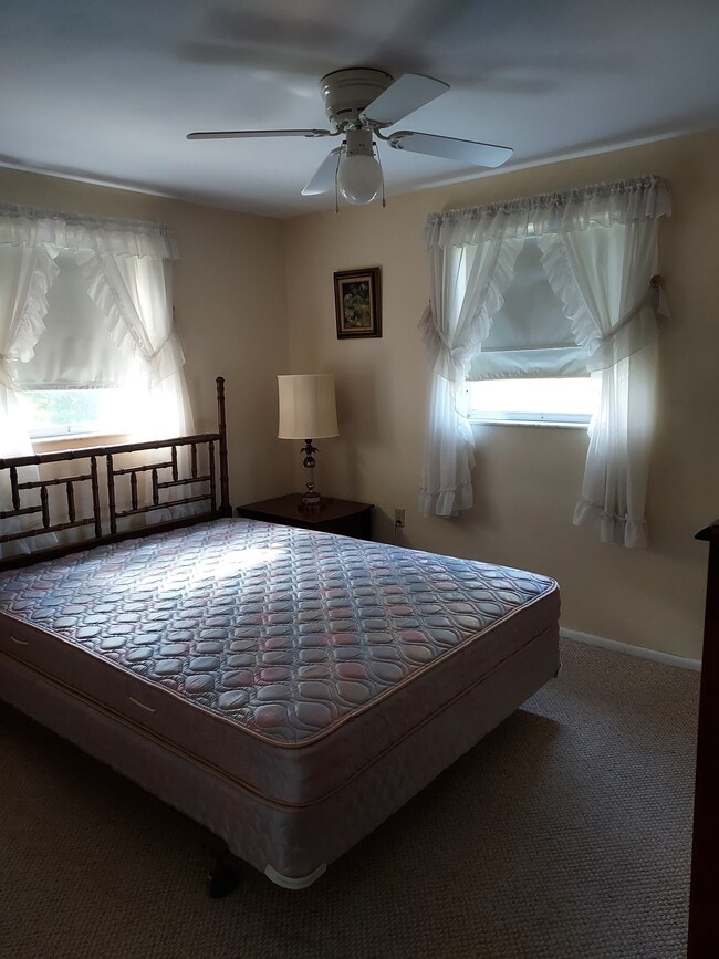 Foto del edificio - 1240 Chelsea Ln