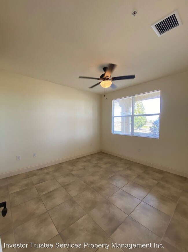 Building Photo - 4 br, 3.5 bath House - 2350 Bella Vista Dr