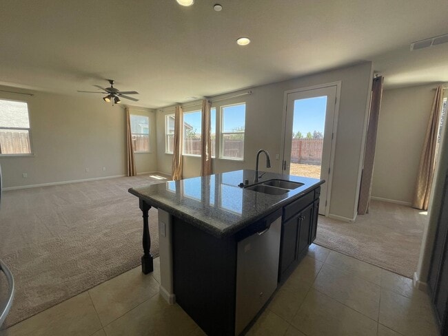 Building Photo - 2140 Starlight Dr