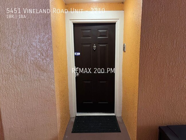 Building Photo - Beautiful One Bedroom Condo